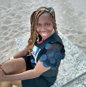 Meet your Posher, Cassandra